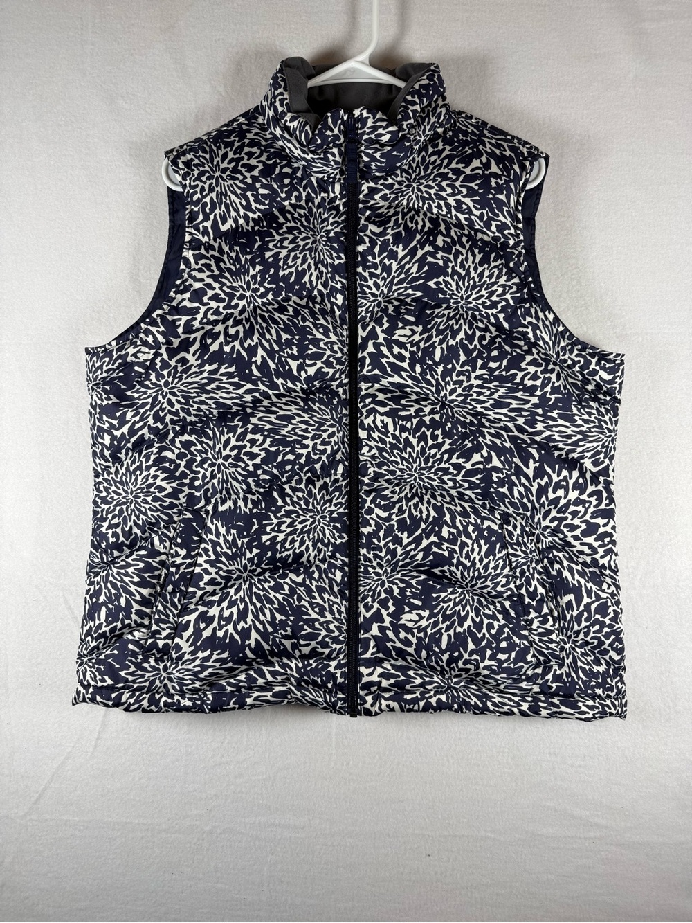 Lands' End Puffer Vest in Navy and White Size XL/P